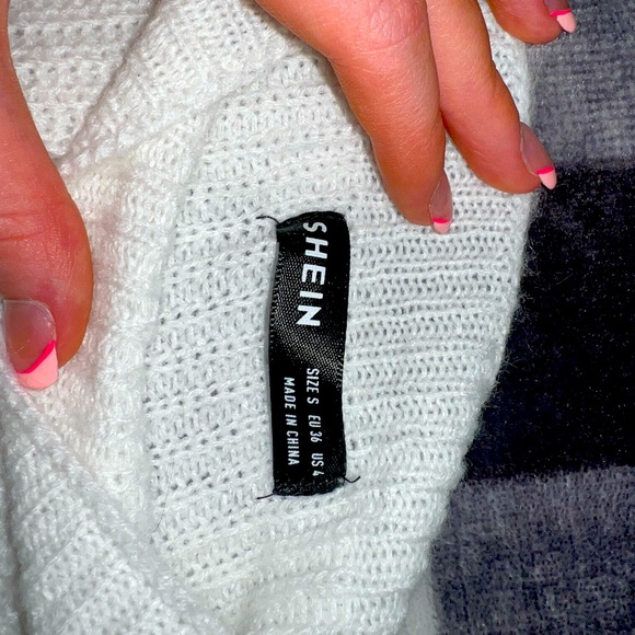 red and white striped,cropped shein sweater - Picture 2 of 2